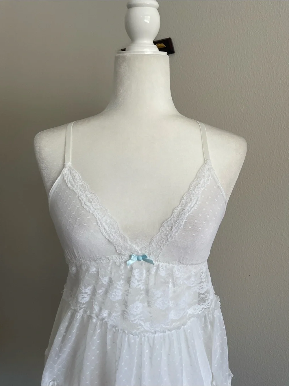 Gilligan & O'Malley White Lace Babydoll Chemise with Light Blue Bow